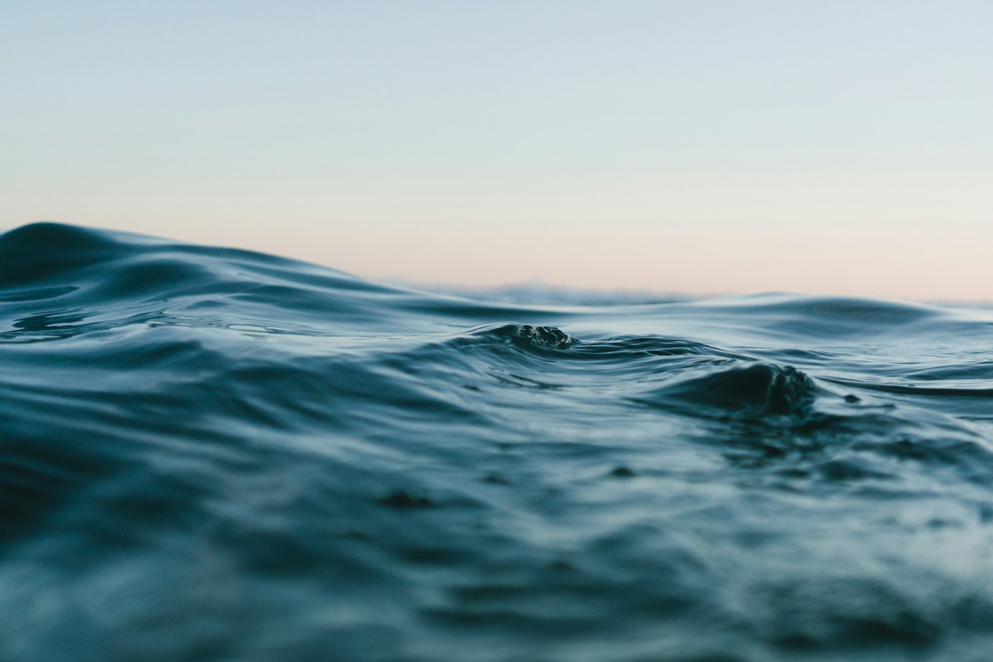 Coastal atmosphere · illustrative photography